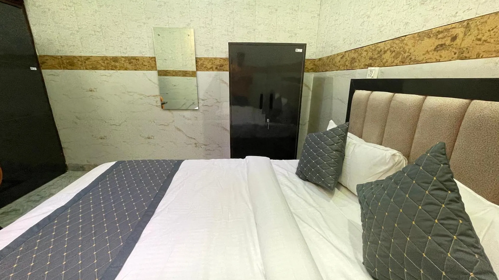 Taran Bliss Home Stay Agra- Near Taj Mahal Agra  Homestay